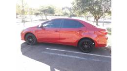 TOYOTA - COROLLA - 2016/2017 - Vermelha - Sob Consulta