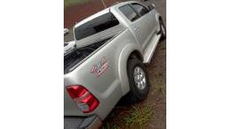 TOYOTA - HILUX - 2006/2006 - Prata - R$ 98.000,00
