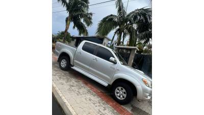 TOYOTA - HILUX - 2006/2006 - Prata - R$ 98.000,00