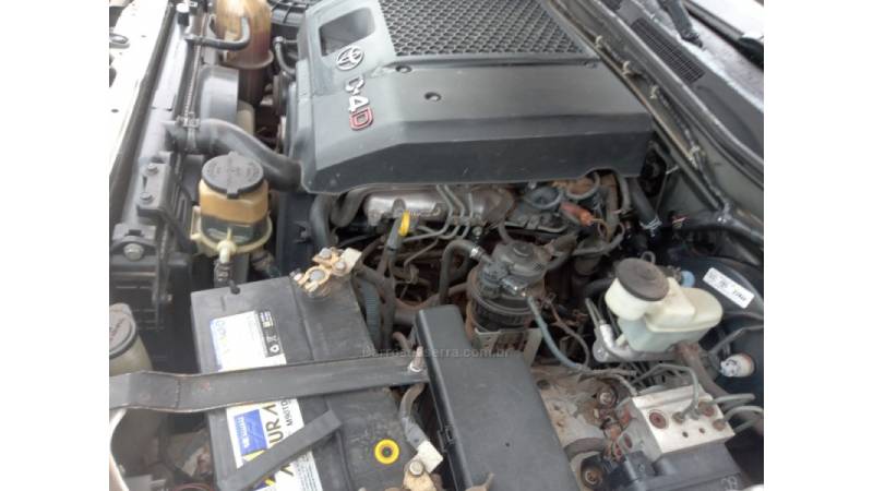 TOYOTA - HILUX - 2006/2006 - Prata - R$ 98.000,00