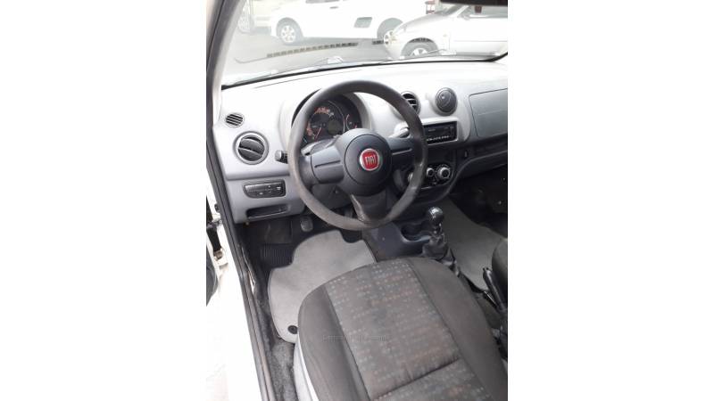 FIAT - UNO - 2013/2014 - Branca - R$ 25.000,00