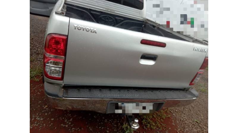 TOYOTA - HILUX - 2006/2006 - Prata - R$ 98.000,00